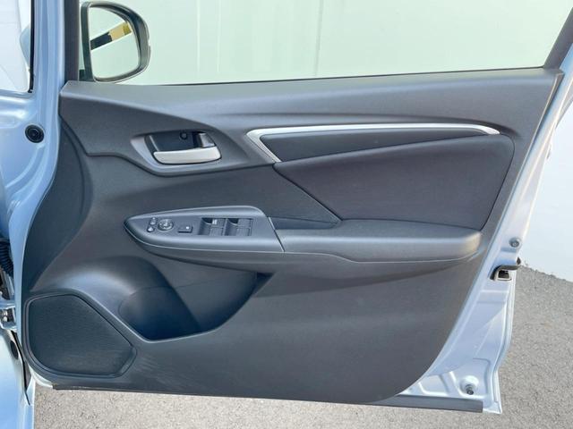 フィット 13G・F 純正SDナビ 衝突被害軽減システム レーダークルーズ バックカメラ スマートキー ビルトインETC オートエアコン CD(52枚目)