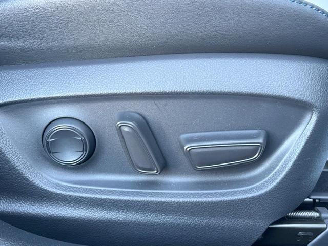 プリウス Ａツーリングセレクション　純正９インチナビ　衝突被害軽減システム　レーダークルーズ　パワーシート　合皮シート　ドラレコ　コーナーセンサー　スマートキー　ＬＥＤヘッド　ＥＴＣ２．０　オートハイビーム　オートエアコン（7枚目）