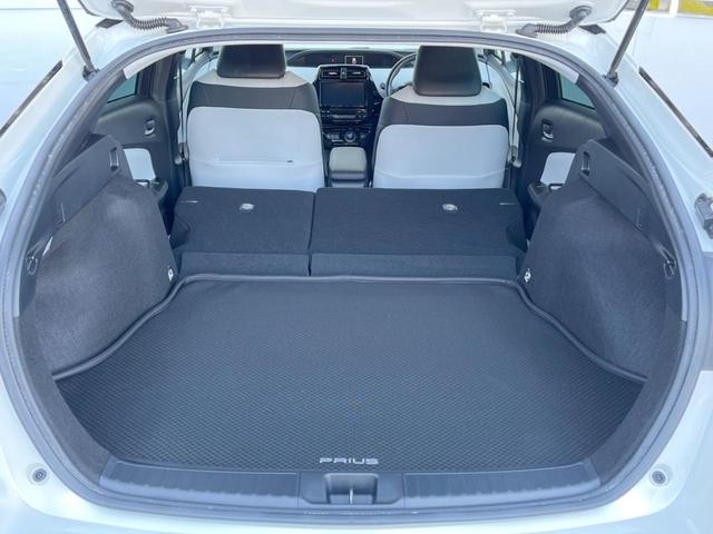 プリウス Ａツーリングセレクション　純正９インチナビ　衝突被害軽減システム　レーダークルーズ　パワーシート　合皮シート　ドラレコ　コーナーセンサー　スマートキー　ＬＥＤヘッド　ＥＴＣ２．０　オートハイビーム　オートエアコン（10枚目）