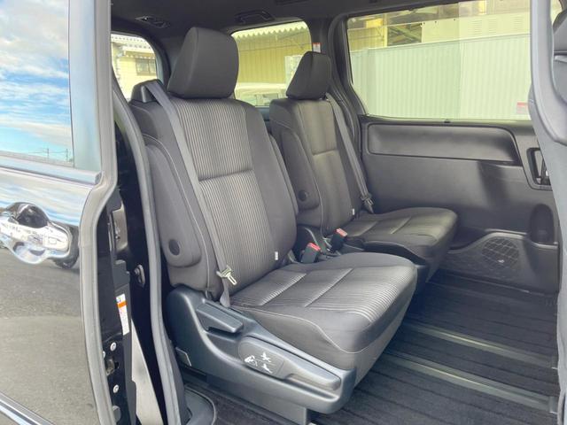 ヴォクシー ＺＳ　煌ＩＩ　両側電動ドア　後席モニター　バックカメラ　衝突被害軽減システム　ドラレコ　コーナーセンサー　スマートキー　ＬＥＤヘッド　ビルトインＥＴＣ　クルコン　純正１６インチアルミ　オートハイビーム（9枚目）