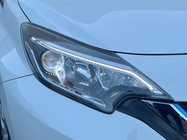 ノート ｅ－パワー　メダリスト　純正ＳＤナビ　全周囲カメラ　衝突被害軽減システム　ハーフレザーシート　ドラレコ　コーナーセンサー　スマートキー　ＬＥＤヘッド　ＥＴＣ　純正１５インチアルミ　車線逸脱警報　オートライト　オートエアコン（12枚目）