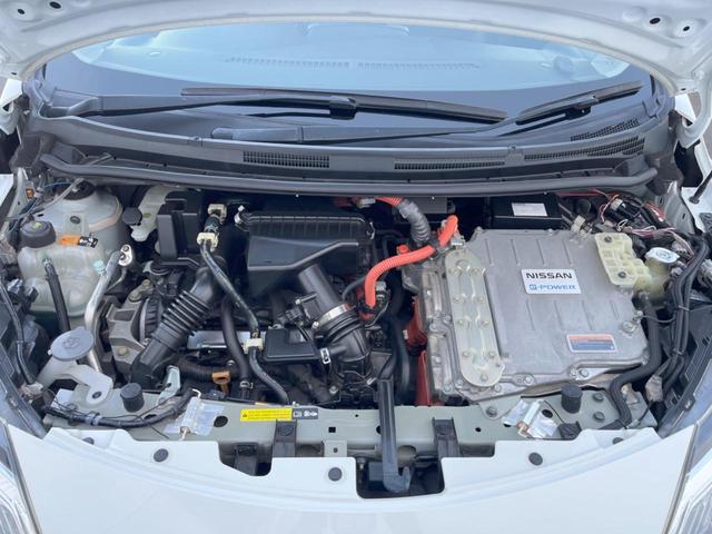 ノート ｅ－パワー　メダリスト　純正ＳＤナビ　全周囲カメラ　衝突被害軽減システム　ハーフレザーシート　ドラレコ　コーナーセンサー　スマートキー　ＬＥＤヘッド　ＥＴＣ　純正１５インチアルミ　車線逸脱警報　オートライト　オートエアコン（18枚目）