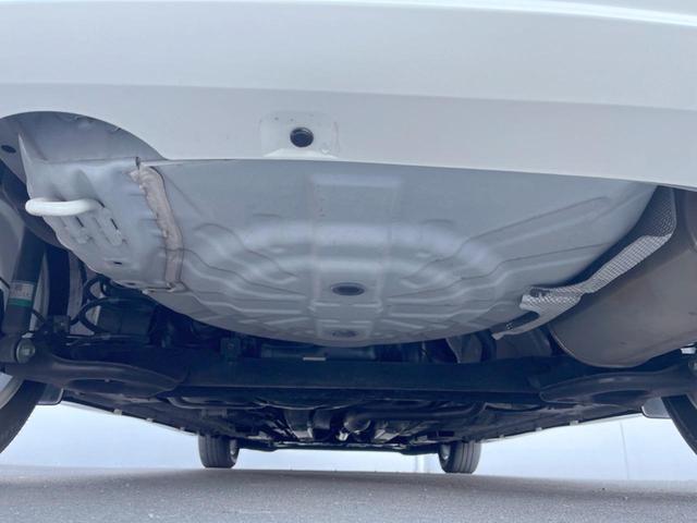 ノート ｅ－パワー　メダリスト　純正ＳＤナビ　全周囲カメラ　衝突被害軽減システム　ハーフレザーシート　ドラレコ　コーナーセンサー　スマートキー　ＬＥＤヘッド　ＥＴＣ　純正１５インチアルミ　車線逸脱警報　オートライト　オートエアコン（19枚目）