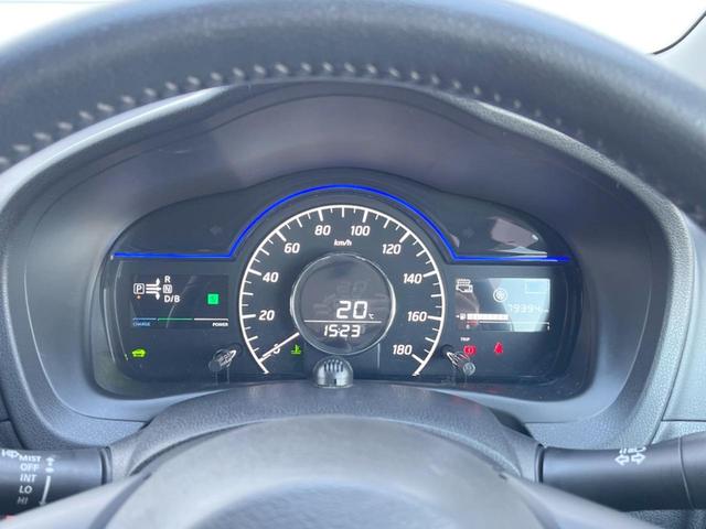 ノート ｅ－パワー　メダリスト　純正ＳＤナビ　全周囲カメラ　衝突被害軽減システム　ハーフレザーシート　ドラレコ　コーナーセンサー　スマートキー　ＬＥＤヘッド　ＥＴＣ　純正１５インチアルミ　車線逸脱警報　オートライト　オートエアコン（22枚目）