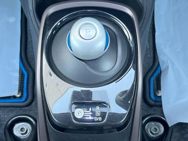 ノート ｅ－パワー　メダリスト　純正ＳＤナビ　全周囲カメラ　衝突被害軽減システム　ハーフレザーシート　ドラレコ　コーナーセンサー　スマートキー　ＬＥＤヘッド　ＥＴＣ　純正１５インチアルミ　車線逸脱警報　オートライト　オートエアコン（23枚目）