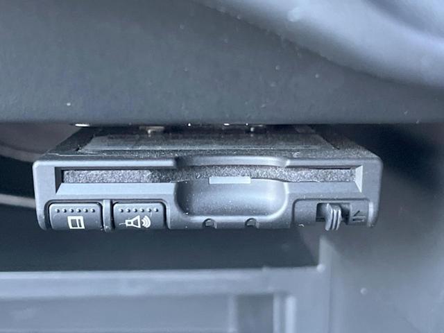 ノート ｅ－パワー　メダリスト　純正ＳＤナビ　全周囲カメラ　衝突被害軽減システム　ハーフレザーシート　ドラレコ　コーナーセンサー　スマートキー　ＬＥＤヘッド　ＥＴＣ　純正１５インチアルミ　車線逸脱警報　オートライト　オートエアコン（29枚目）