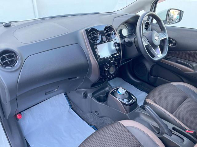 ノート ｅ－パワー　メダリスト　純正ＳＤナビ　全周囲カメラ　衝突被害軽減システム　ハーフレザーシート　ドラレコ　コーナーセンサー　スマートキー　ＬＥＤヘッド　ＥＴＣ　純正１５インチアルミ　車線逸脱警報　オートライト　オートエアコン（39枚目）