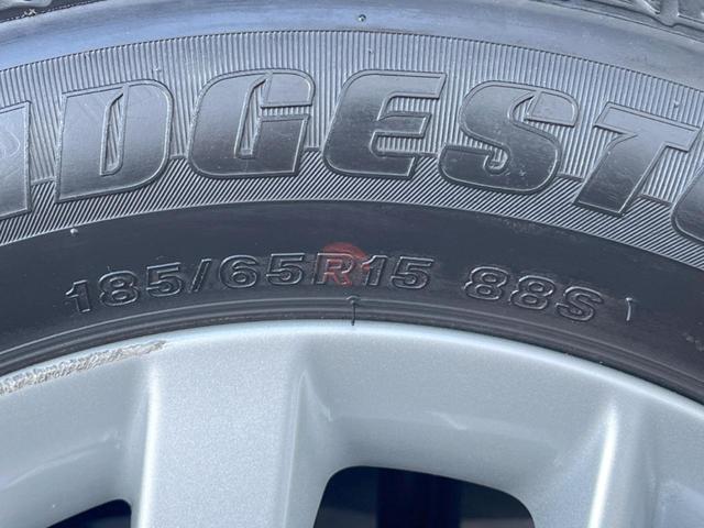 ノート ｅ－パワー　メダリスト　純正ＳＤナビ　全周囲カメラ　衝突被害軽減システム　ハーフレザーシート　ドラレコ　コーナーセンサー　スマートキー　ＬＥＤヘッド　ＥＴＣ　純正１５インチアルミ　車線逸脱警報　オートライト　オートエアコン（61枚目）