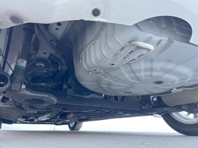 ノート ｅ－パワー　メダリスト　純正ＳＤナビ　全周囲カメラ　衝突被害軽減システム　ハーフレザーシート　ドラレコ　コーナーセンサー　スマートキー　ＬＥＤヘッド　ＥＴＣ　純正１５インチアルミ　車線逸脱警報　オートライト　オートエアコン（70枚目）