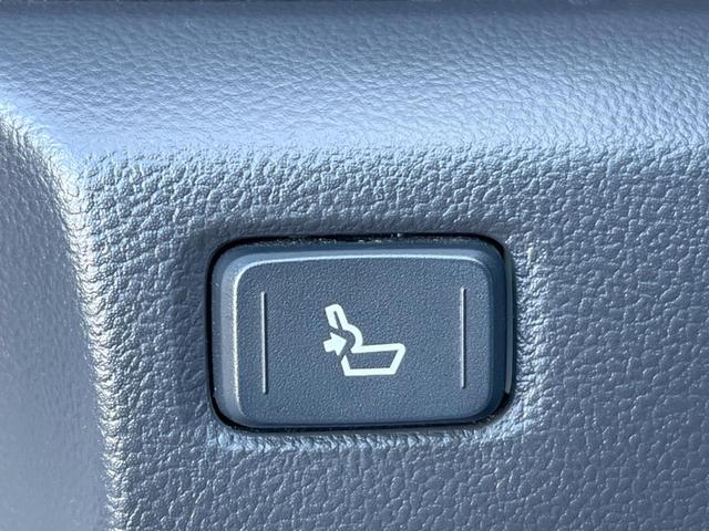 C-HR G LEDエディション フルエアロ 純正9インチナビ 衝突被害軽減システム レーダークルーズ ハーフレザーシート ドラレコ コーナーセンサー スマートキー LEDヘッド バックカメラ ビルトインETC 純正18インチアルミ(35枚目)