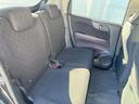 後部座席も気になるようなキズ・汚れやへたり等、大きなダメージはなく、良好な状態です。