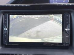 【バックカメラ】駐車時に後方がリアルタイム映像で確認できます。大型商業施設や立体駐車場での駐車時や、夜間のバック時に大活躍！運転スキルに関わらず、今や必須となった装備のひとつです！ 6