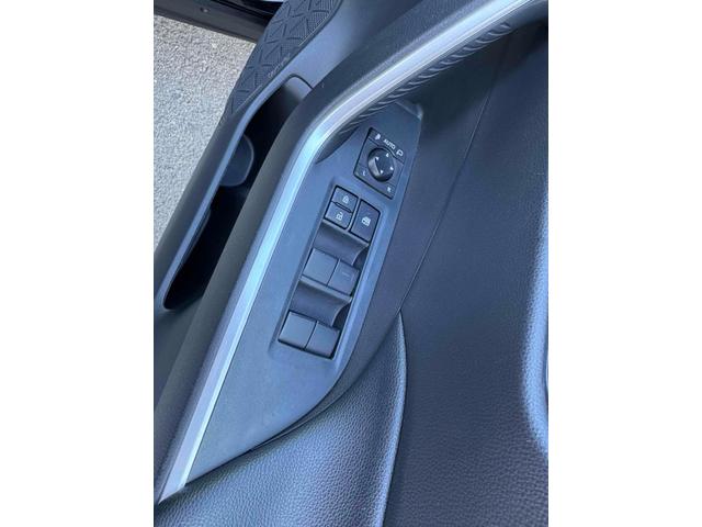 ＲＡＶ４ Ｘ　バックカメラ　オートクルーズコントロール　レーンアシスト　衝突被害軽減システム　ナビ　オートマチックハイビーム　オートライト　ＬＥＤヘッドランプ　スマートキー　電動格納ミラー　ＣＶＴ　盗難防止システム（10枚目）