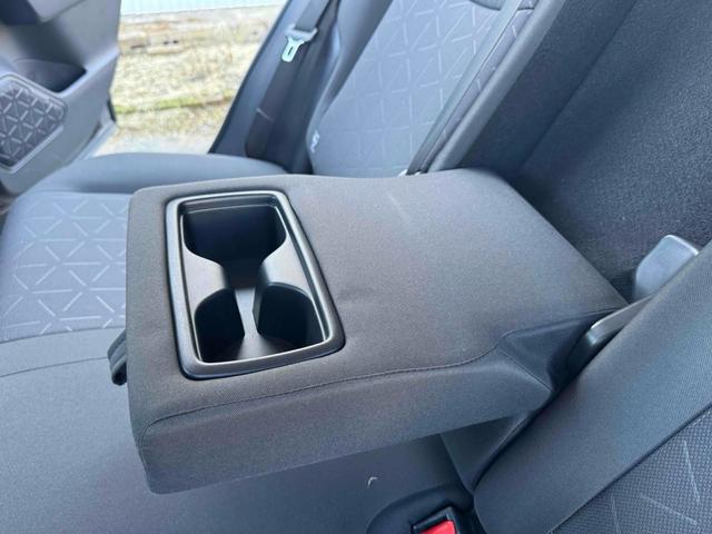 ＲＡＶ４ Ｘ　バックカメラ　オートクルーズコントロール　レーンアシスト　衝突被害軽減システム　ナビ　オートマチックハイビーム　オートライト　ＬＥＤヘッドランプ　スマートキー　電動格納ミラー　ＣＶＴ　盗難防止システム（35枚目）