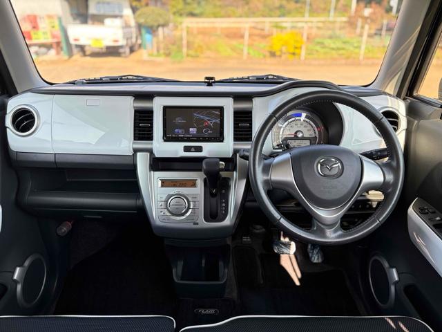 フレアクロスオーバー ＸＴ　ワンオーナー　ＥＴＣ　バックカメラ　ナビ　ＴＶ　衝突被害軽減システム　オートライト　ＨＩＤ　スマートキー　アイドリングストップ　電動格納ミラー　シートヒーター　ベンチシート　ＣＶＴ　ＡＢＳ　ＥＳＣ（2枚目）