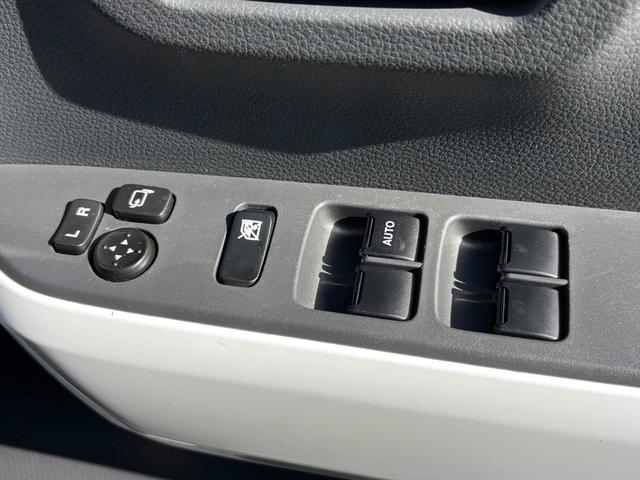 フレアクロスオーバー ＸＴ　ワンオーナー　ＥＴＣ　バックカメラ　ナビ　ＴＶ　衝突被害軽減システム　オートライト　ＨＩＤ　スマートキー　アイドリングストップ　電動格納ミラー　シートヒーター　ベンチシート　ＣＶＴ　ＡＢＳ　ＥＳＣ（13枚目）