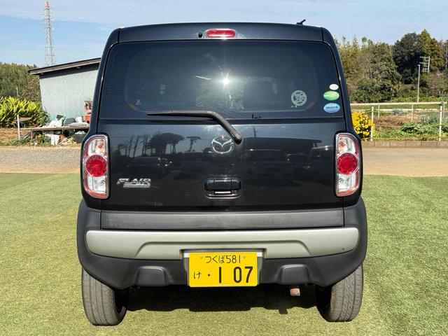 フレアクロスオーバー ＸＴ　ワンオーナー　ＥＴＣ　バックカメラ　ナビ　ＴＶ　衝突被害軽減システム　オートライト　ＨＩＤ　スマートキー　アイドリングストップ　電動格納ミラー　シートヒーター　ベンチシート　ＣＶＴ　ＡＢＳ　ＥＳＣ（18枚目）