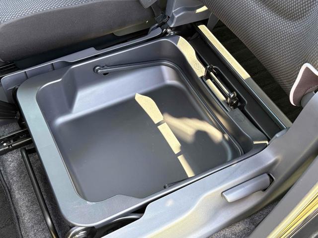 フレアクロスオーバー ＸＴ　ワンオーナー　ＥＴＣ　バックカメラ　ナビ　ＴＶ　衝突被害軽減システム　オートライト　ＨＩＤ　スマートキー　アイドリングストップ　電動格納ミラー　シートヒーター　ベンチシート　ＣＶＴ　ＡＢＳ　ＥＳＣ（25枚目）