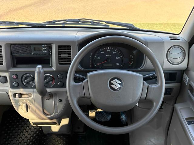 エブリイ PC 4WD AT 両側スライドドア キーレスエントリー 盗難防止システム エアコン パワーステアリング パワーウィンドウ 運転席エアバッグ 助手席エアバッグ(4枚目)