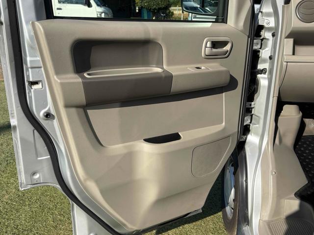 エブリイ PC 4WD AT 両側スライドドア キーレスエントリー 盗難防止システム エアコン パワーステアリング パワーウィンドウ 運転席エアバッグ 助手席エアバッグ(29枚目)