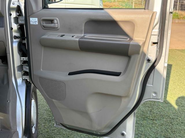 エブリイ PC 4WD AT 両側スライドドア キーレスエントリー 盗難防止システム エアコン パワーステアリング パワーウィンドウ 運転席エアバッグ 助手席エアバッグ(30枚目)