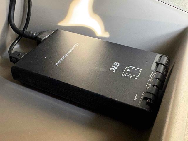 N-ONE ツアラー・Lパッケージ ETC バックカメラ オートクルーズコントロール オートライト HID スマートキー アイドリングストップ 電動格納ミラー ベンチシート CVT 盗難防止システム ABS ESC CD USB(9枚目)