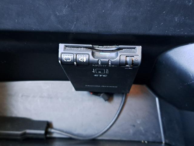 N-BOXカスタム G SSパッケージ ETC バックカメラ 両側電動スライドドア ナビ TV 衝突被害軽減システム オートライト HID スマートキー アイドリングストップ 電動格納ミラー ベンチシート CVT 盗難防止システム ABS(6枚目)