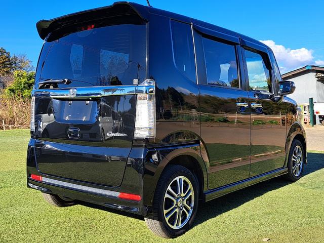 N-BOXカスタム G SSパッケージ ETC バックカメラ 両側電動スライドドア ナビ TV 衝突被害軽減システム オートライト HID スマートキー アイドリングストップ 電動格納ミラー ベンチシート CVT 盗難防止システム ABS(17枚目)