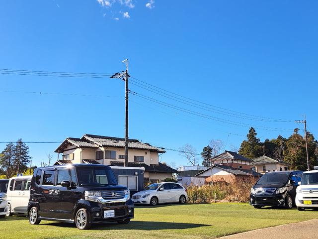 N-BOXカスタム G SSパッケージ ETC バックカメラ 両側電動スライドドア ナビ TV 衝突被害軽減システム オートライト HID スマートキー アイドリングストップ 電動格納ミラー ベンチシート CVT 盗難防止システム ABS(61枚目)