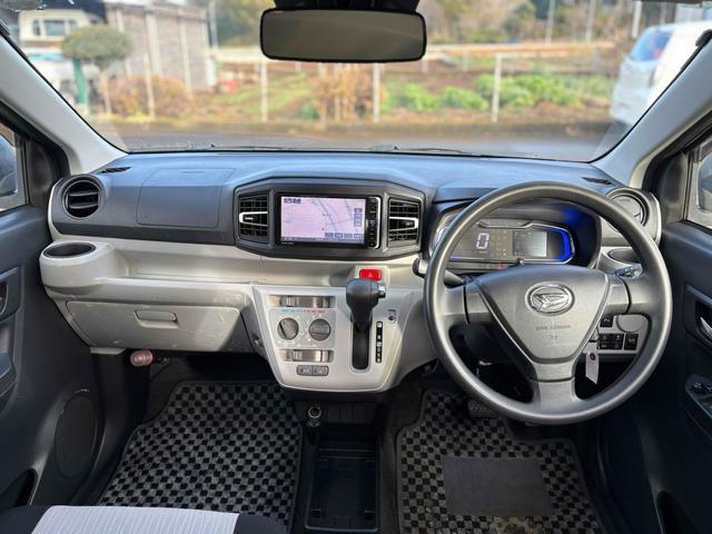 ミライース 　バックカメラ　ナビ　ＴＶ　クリアランスソナー　衝突被害軽減システム　オートマチックハイビーム　キーレスエントリー　アイドリングストップ　電動格納ミラー　ＣＶＴ　盗難防止システム　ＡＢＳ　ＥＳＣ　ＣＤ（2枚目）