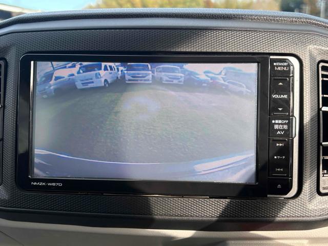 ミライース 　バックカメラ　ナビ　ＴＶ　クリアランスソナー　衝突被害軽減システム　オートマチックハイビーム　キーレスエントリー　アイドリングストップ　電動格納ミラー　ＣＶＴ　盗難防止システム　ＡＢＳ　ＥＳＣ　ＣＤ（6枚目）