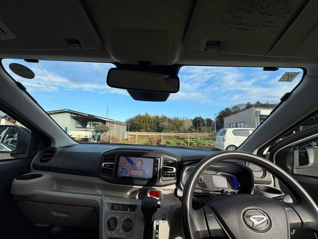 ミライース 　バックカメラ　ナビ　ＴＶ　クリアランスソナー　衝突被害軽減システム　オートマチックハイビーム　キーレスエントリー　アイドリングストップ　電動格納ミラー　ＣＶＴ　盗難防止システム　ＡＢＳ　ＥＳＣ　ＣＤ（25枚目）