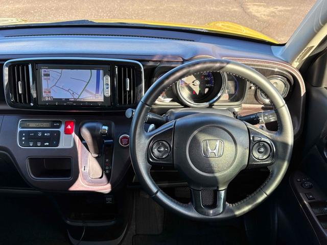 N-ONE プレミアム ツアラー・Lパッケージ ETC バックカメラ ナビ TV オートクルーズコントロール オートライト HID スマートキー アイドリングストップ 電動格納ミラー ベンチシート CVT 盗難防止システム ABS ESC CD(4枚目)