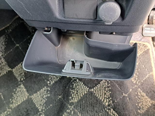 スペーシアカスタム Ｊスタイル　ＥＴＣ　バックカメラ　両側電動スライドドア　ナビ　ＴＶ　衝突被害軽減システム　オートライト　ＨＩＤ　スマートキー　アイドリングストップ　電動格納ミラー　シートヒーター　ベンチシート　ＣＶＴ（56枚目）