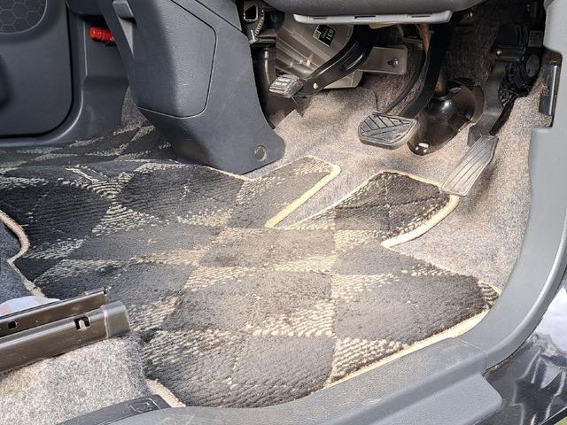 スペーシアカスタム Ｊスタイル　ＥＴＣ　バックカメラ　両側電動スライドドア　ナビ　ＴＶ　衝突被害軽減システム　オートライト　ＨＩＤ　スマートキー　アイドリングストップ　電動格納ミラー　シートヒーター　ベンチシート　ＣＶＴ（65枚目）