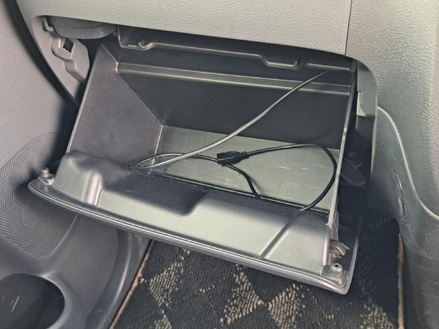 スペーシアカスタム Ｊスタイル　ＥＴＣ　バックカメラ　両側電動スライドドア　ナビ　ＴＶ　衝突被害軽減システム　オートライト　ＨＩＤ　スマートキー　アイドリングストップ　電動格納ミラー　シートヒーター　ベンチシート　ＣＶＴ（69枚目）