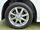 アルミホイールを履いています。アルミホイールだけでも車のイメージがかなり変わりますね。