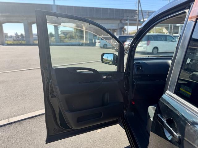 セレナ ハイウェイスター　Ｖエアロセレクション（12枚目）