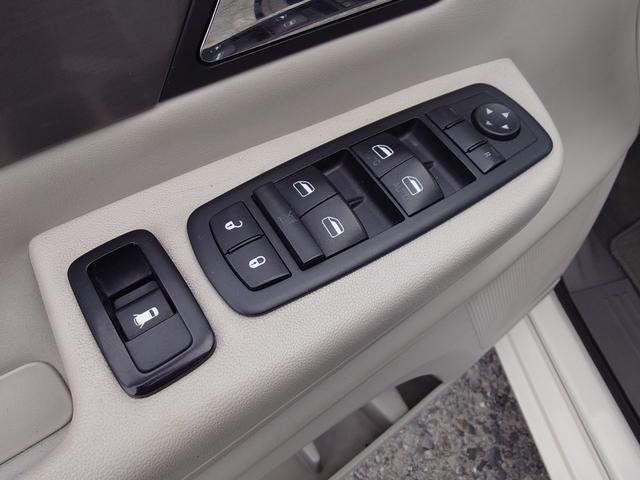 ルータン ＳＥ　２０１１ｙモデル　ナビ　テレビ　バックカメラ　ＥＴＣ　両側電動パワースライドドア　パワーリフトゲート　ダブルフリップダウンモニター　実走行証明書付（44枚目）