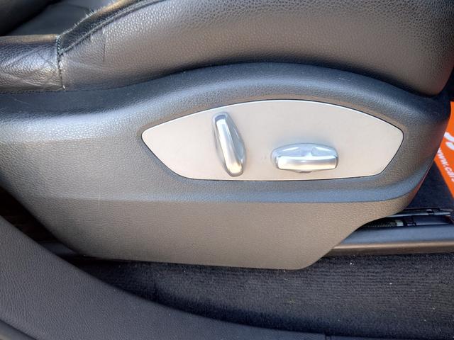 カイエン ベースグレード　ターボ仕様カスタム　サンルーフ　ブラックレザーインテリア　サンルーフ　２１インチＡＷ　スペアキー（21枚目）