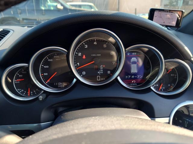 カイエン ベースグレード　ターボ仕様カスタム　サンルーフ　ブラックレザーインテリア　サンルーフ　２１インチＡＷ　スペアキー（35枚目）