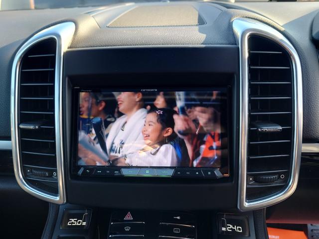 カイエン ベースグレード　ターボ仕様カスタム　サンルーフ　ブラックレザーインテリア　サンルーフ　２１インチＡＷ　スペアキー（40枚目）