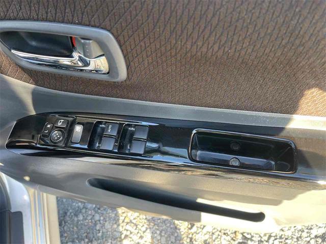 ルークス ハイウェイスター　両側スライド・片側電動　ナビ　ＴＶ　オートライト　ＨＩＤ　スマートキー　電動格納ミラー　ベンチシート　ＣＶＴ　盗難防止システム　ＡＢＳ　ＣＤ　ＤＶＤ再生　アルミホイール　衝突安全ボディ　エアコン（10枚目）