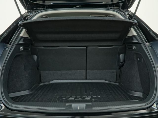 ヴェゼル ハイブリッドＺ・ホンダセンシング　ワンオーナー　インターナビ　バックカメラ　ホンダセンシング　シートヒーター　ＬＥＤオートライト　レーダーサポート　１オーナ－　ＤＶＤ再生機能　整備記録簿　横滑り防止システム　バックアイカメラ　フルセ（12枚目）