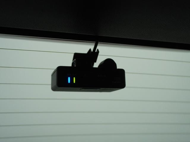 ヴェゼル ハイブリッドＺ・ホンダセンシング　ワンオーナー　インターナビ　バックカメラ　ホンダセンシング　シートヒーター　ＬＥＤオートライト　レーダーサポート　１オーナ－　ＤＶＤ再生機能　整備記録簿　横滑り防止システム　バックアイカメラ　フルセ（26枚目）