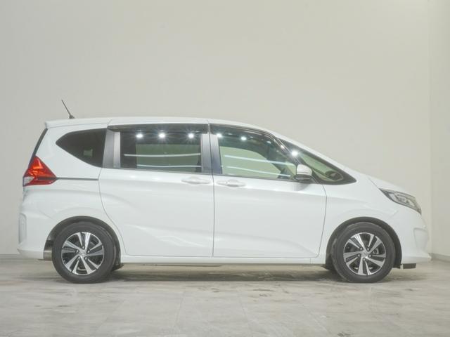 フリード Ｇ・ホンダセンシング　インターナビドライブレコーダー両側電動スライドドアパーキングセンサーＬＥＤオートライトアクティブコーナリングライトサイドエアバッグサイドカーテンエアバッグＳパッケージ　Ｆセグ　追突被害軽減ブレーキ（7枚目）