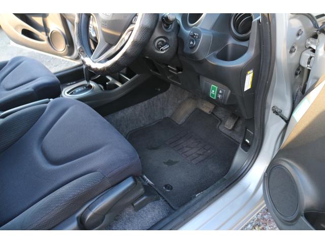 フィットハイブリッド ベースグレード 運転席助手席エアバック Cコントロール キーレスエントリーキー パワーウィンドウ イモビライザー AUTOエアコン ABS PS 運転席エアバック(16枚目)
