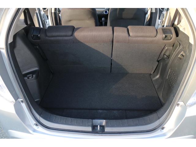 フィットハイブリッド ベースグレード 運転席助手席エアバック Cコントロール キーレスエントリーキー パワーウィンドウ イモビライザー AUTOエアコン ABS PS 運転席エアバック(22枚目)