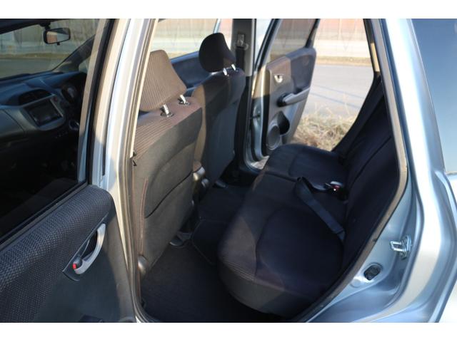 フィットハイブリッド ベースグレード 運転席助手席エアバック Cコントロール キーレスエントリーキー パワーウィンドウ イモビライザー AUTOエアコン ABS PS 運転席エアバック(23枚目)