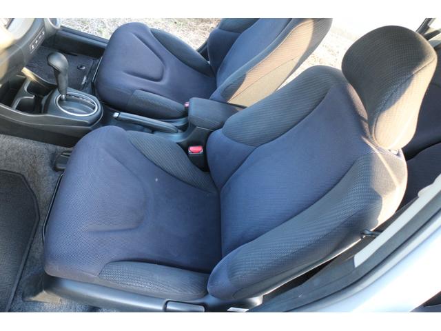 フィットハイブリッド ベースグレード 運転席助手席エアバック Cコントロール キーレスエントリーキー パワーウィンドウ イモビライザー AUTOエアコン ABS PS 運転席エアバック(30枚目)